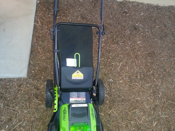 Renting Out:  brand new cordless lawn mower 40V 4AH battery